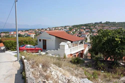 Apartments with parking space Sutivan, Brac - 5654