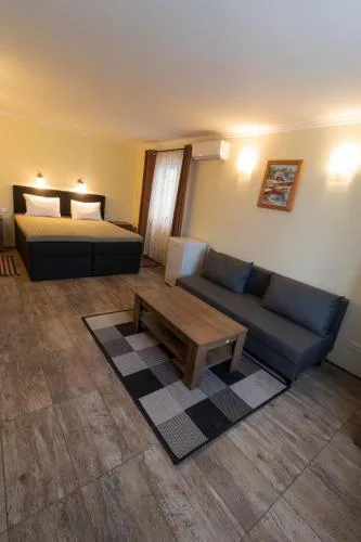 Taverna & Rooms