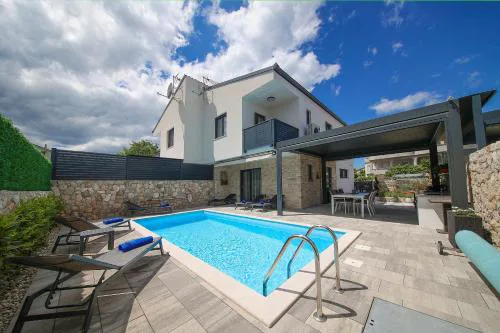 Holiday house ZOROO with private pool