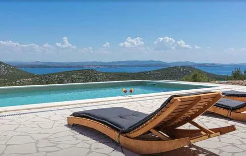 2 Bedroom Stunning Home In Tkon
