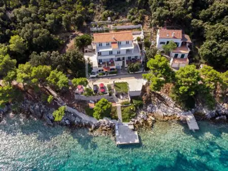 Apartments Luka