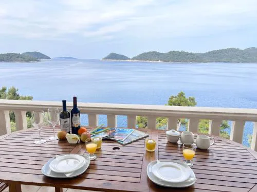 Terrace studios with panoramic seaview