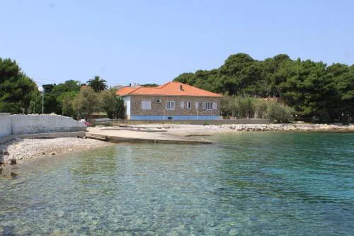 Family friendly seaside apartments Ugljan - 828