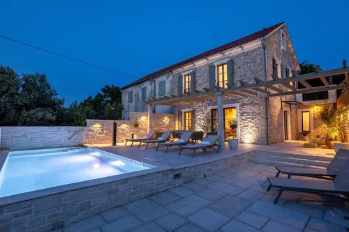 Heritage Villa Francheza-Elegant Stone villa near the Beach, Pašman Island , Ugrinić