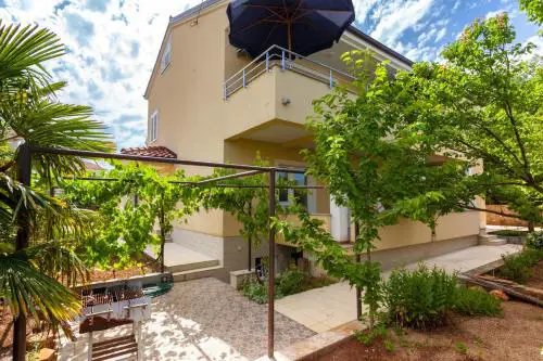 Apartments Svalina