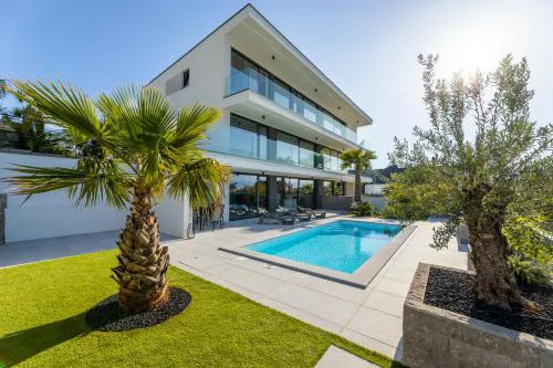 Brand new apartment "Z" with swimming pool by EL-PI Tours