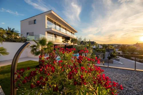 Brand new "Villa Z" by EL-PI TOURS