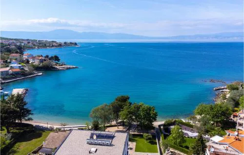 Lovely Apartment In Vantacici