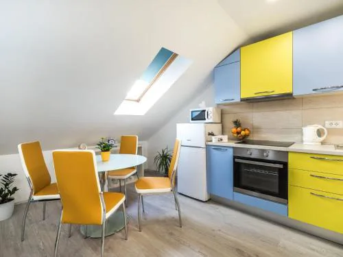 Apartments & Rooms Sunshine Home - Studio Apartment