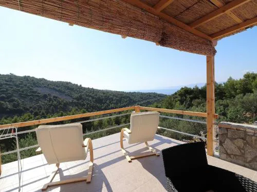 Greenside Cottage Lumi-Two Bedroom Holiday Home with Terrace and Sea view