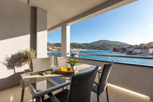 Outstanding Island Getaway Ribarska Srica