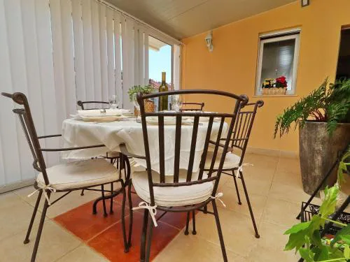 Sunshine Apartment Doda - Three Bedroom Apartment with Balcony and Sea View