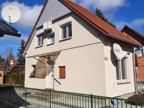 Holiday Home Klimatisiertes Ferienhaus in Bükfürdö mit Garten by Interhome