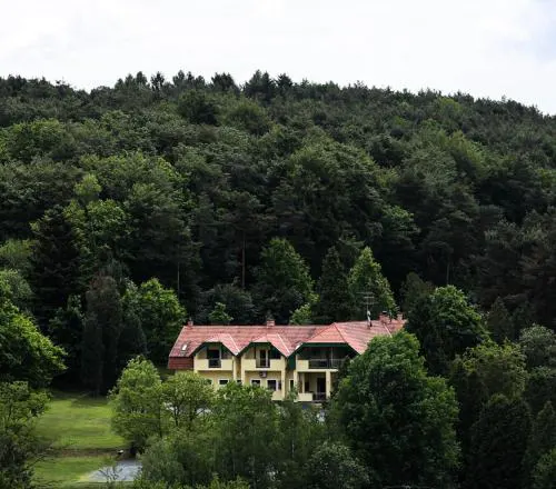 Apát Panzió és Hajdina Étterem