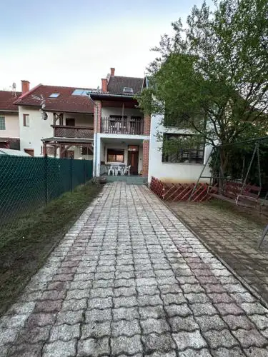 Arnold Apartmanház