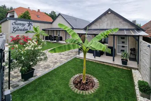 Sunny Garden Apartment