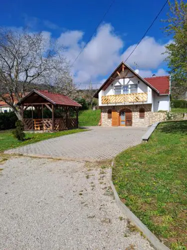 Vadrózsa Nyaraló