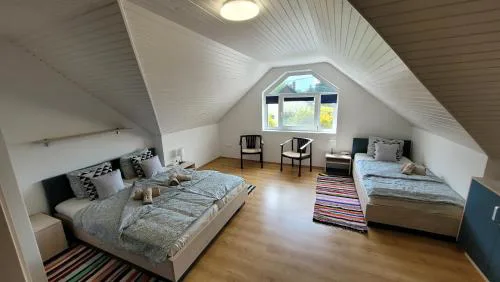 Sleeps 18 - Lakeview - House - Vonyarcvashegy