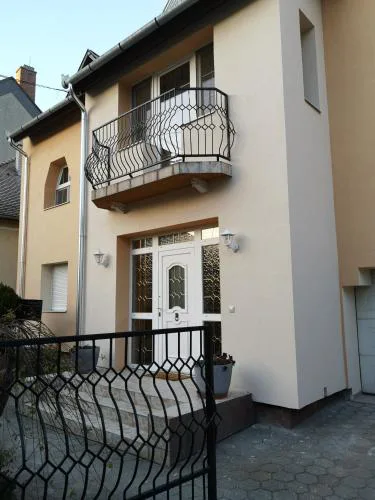 Hotello Apartmanház és Panzió