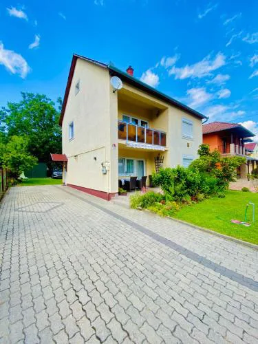 Elvira Apartman