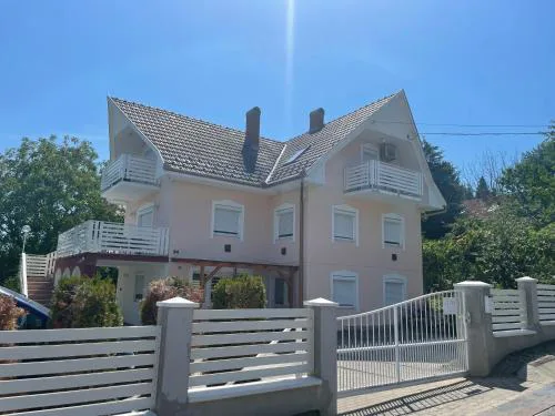 Gitta Apartmanház
