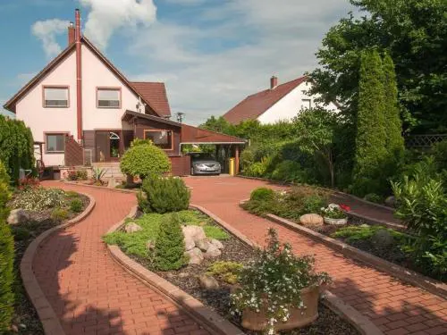 Holiday Home Wohnung mit Garten- Grill und Gemeinschaftspool by Interhome