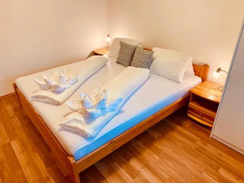 Rose Lakeside Apartman