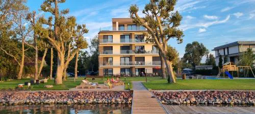 Platán Relax Apartman with lakeview