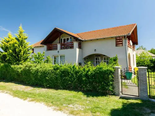 Holiday Home Lian by Interhome