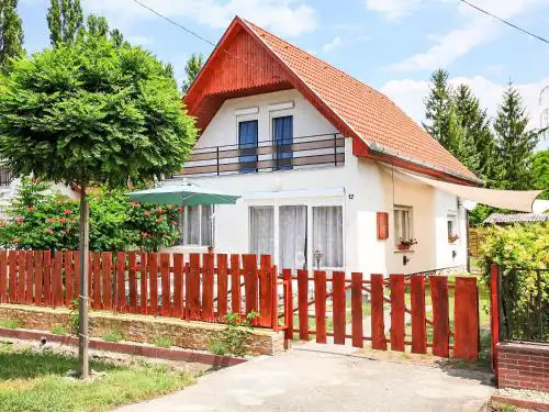 Holiday Home Margaret by Interhome