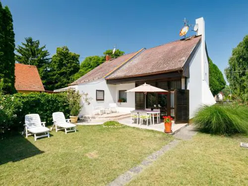 Holiday Home Suzy by Interhome