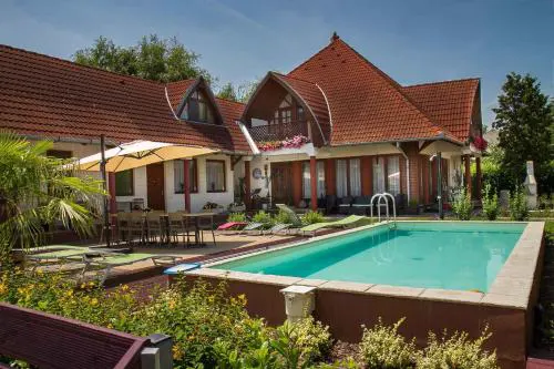 Apartments in Balatonkeresztur 36528