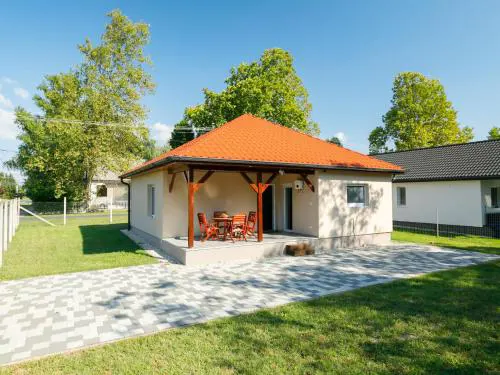 Holiday Home Honey by Interhome