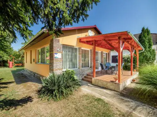 Holiday Home Sunny by Interhome