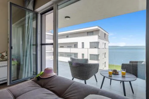 Lake Side Luxury Steps To The Lake Lela - Happy Rentals