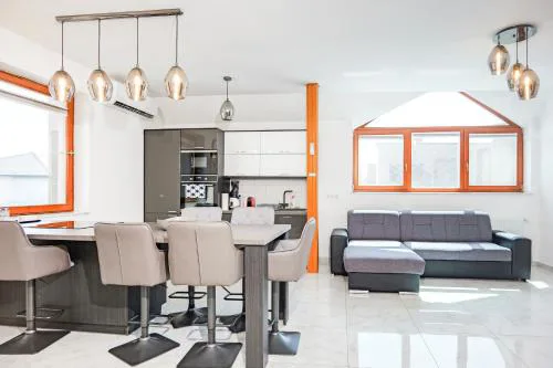 Lelle Centrál Apartman
