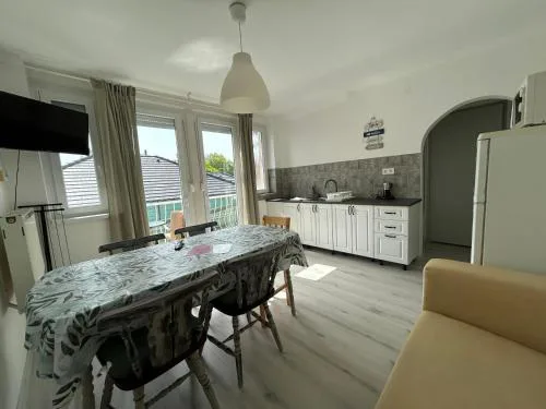 Léna Apartmanház