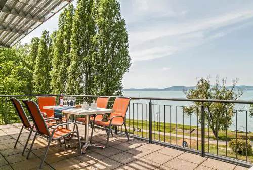 Panoramic Art Apartment with jacuzzi
