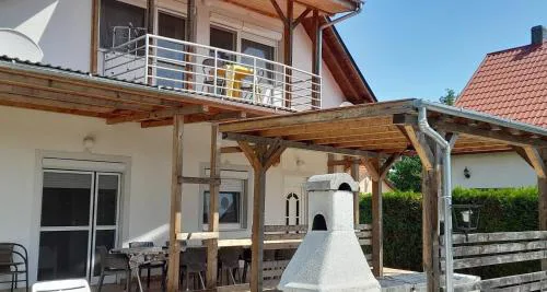 Ferienwohnung mit Pool, Wlan direkt am See 60qm