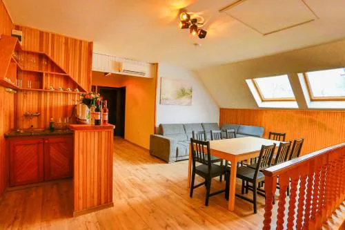 Strandi Apartmanok- Levente