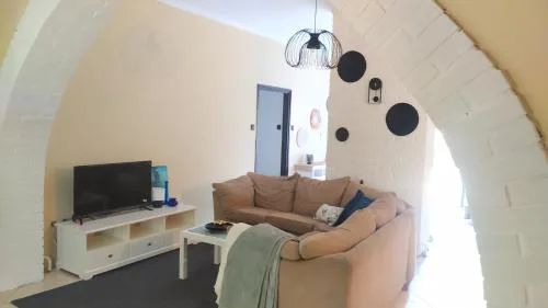Türkiz Apartman - 5 szobás 13 fős apartmanház 4km a Balaton- Balatonszabadi