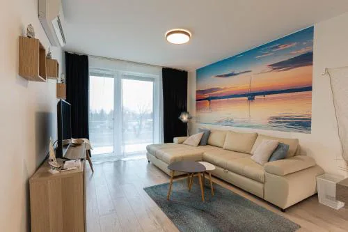 Sunset Port 402