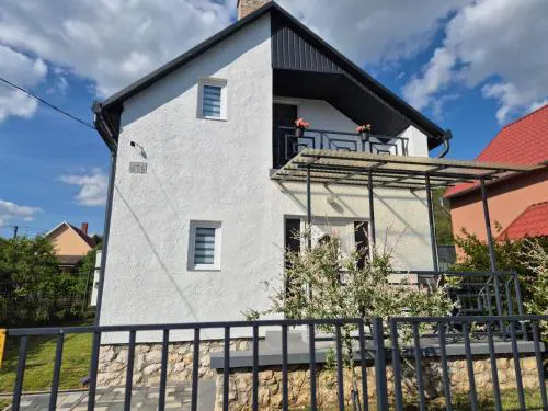 Márti-Nyaraló