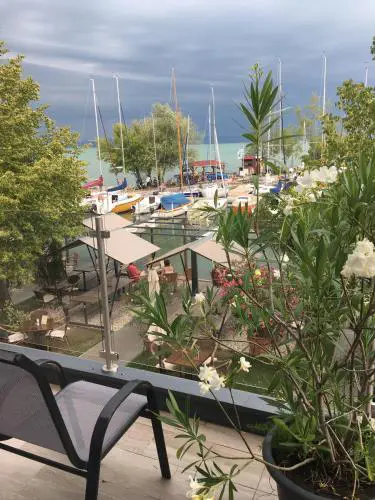 Calypso Lakeside Rooms & Lux Apartments