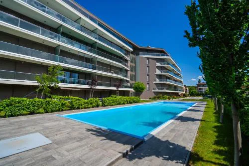 MyFlat Coral 10 Premium Apartment