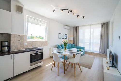 MyFlat Golden Coast Panorama Apartment