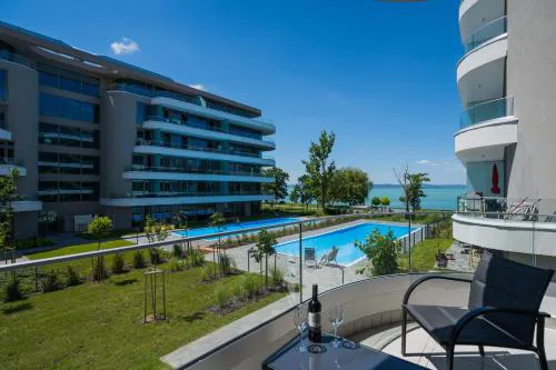 MyFlat Wave Yacht Apartment