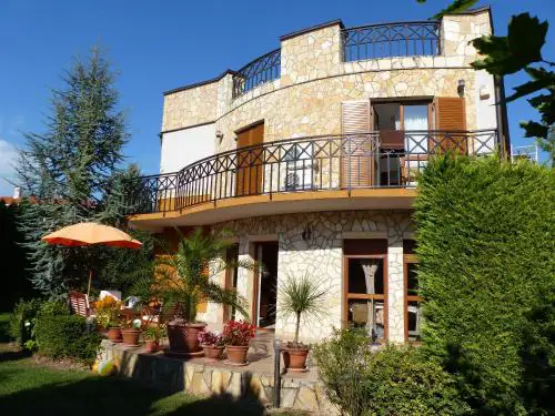 Toscanaapartmanbalatonhu family frend