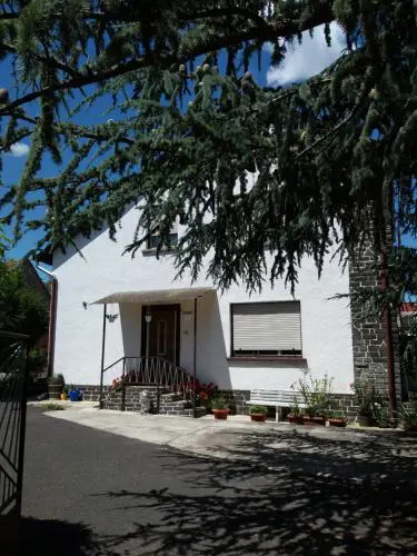 Nikol Apartman