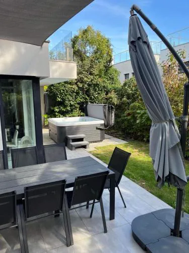 Luxury Garden House II In The Center